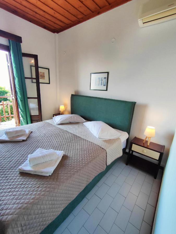 Hotel Vrionis Áyios Dhimítrios Dış mekan fotoğraf