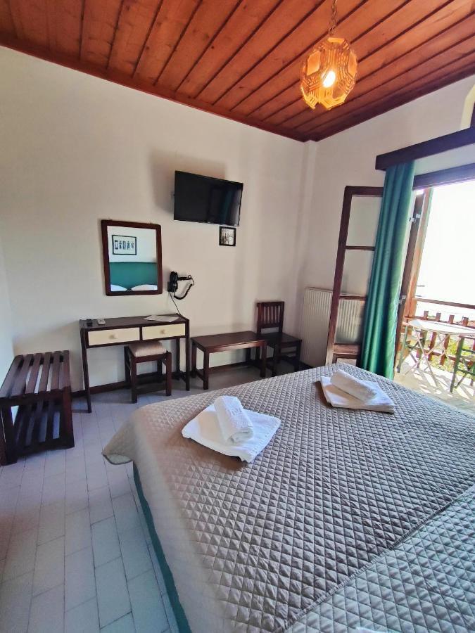 Hotel Vrionis Áyios Dhimítrios Dış mekan fotoğraf