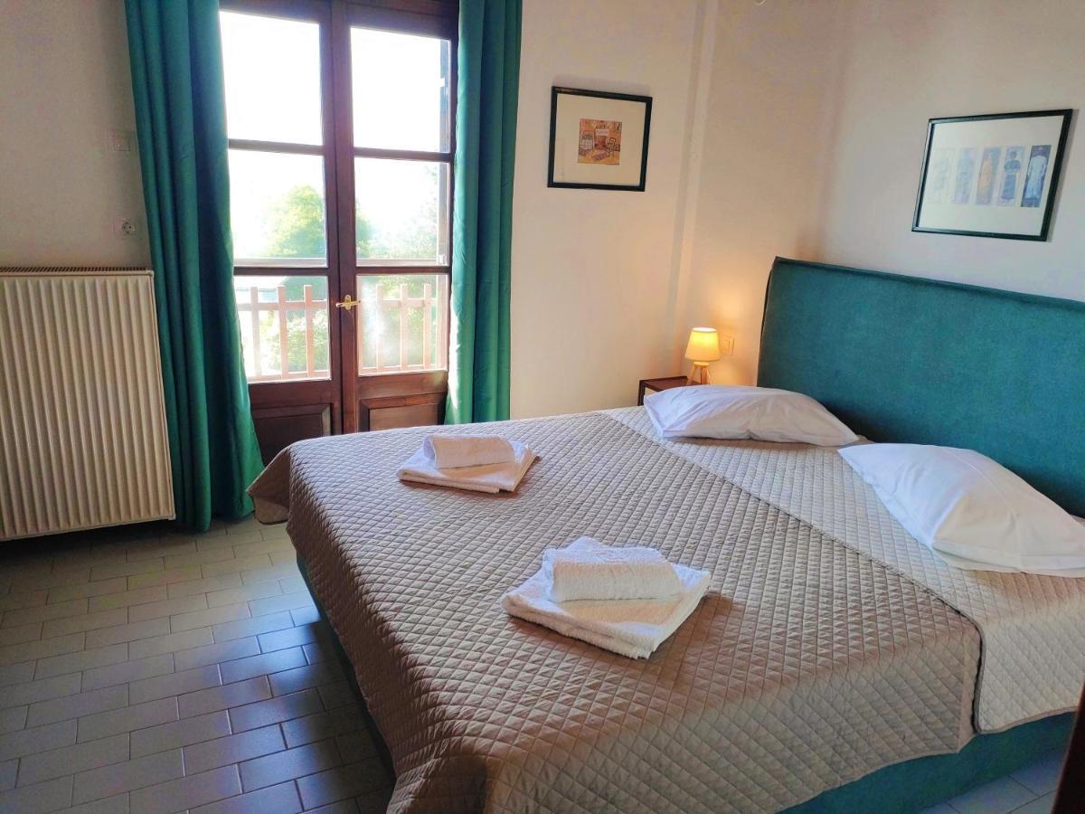 Hotel Vrionis Áyios Dhimítrios Dış mekan fotoğraf
