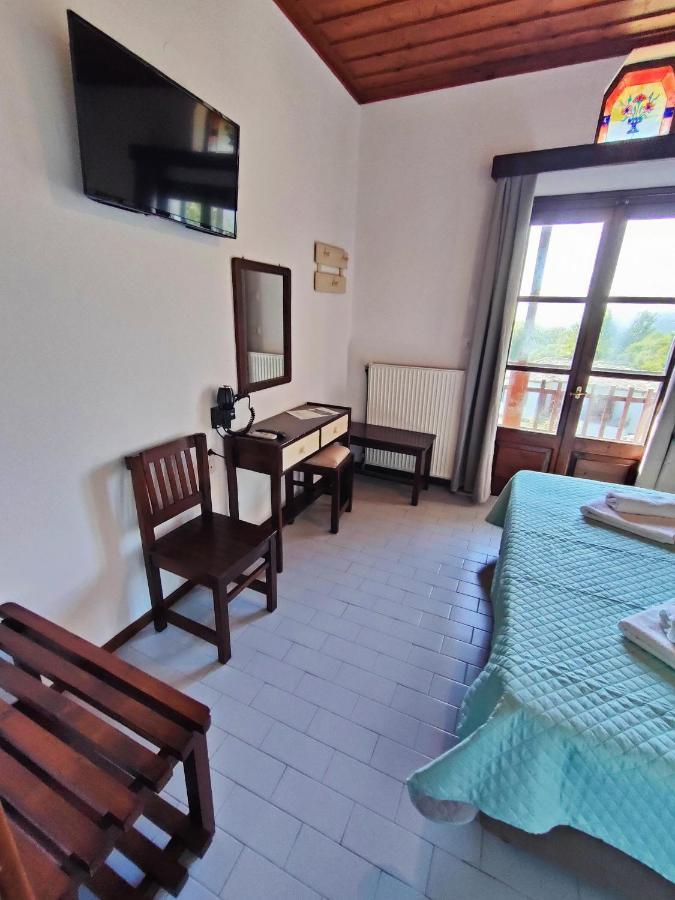 Hotel Vrionis Áyios Dhimítrios Dış mekan fotoğraf