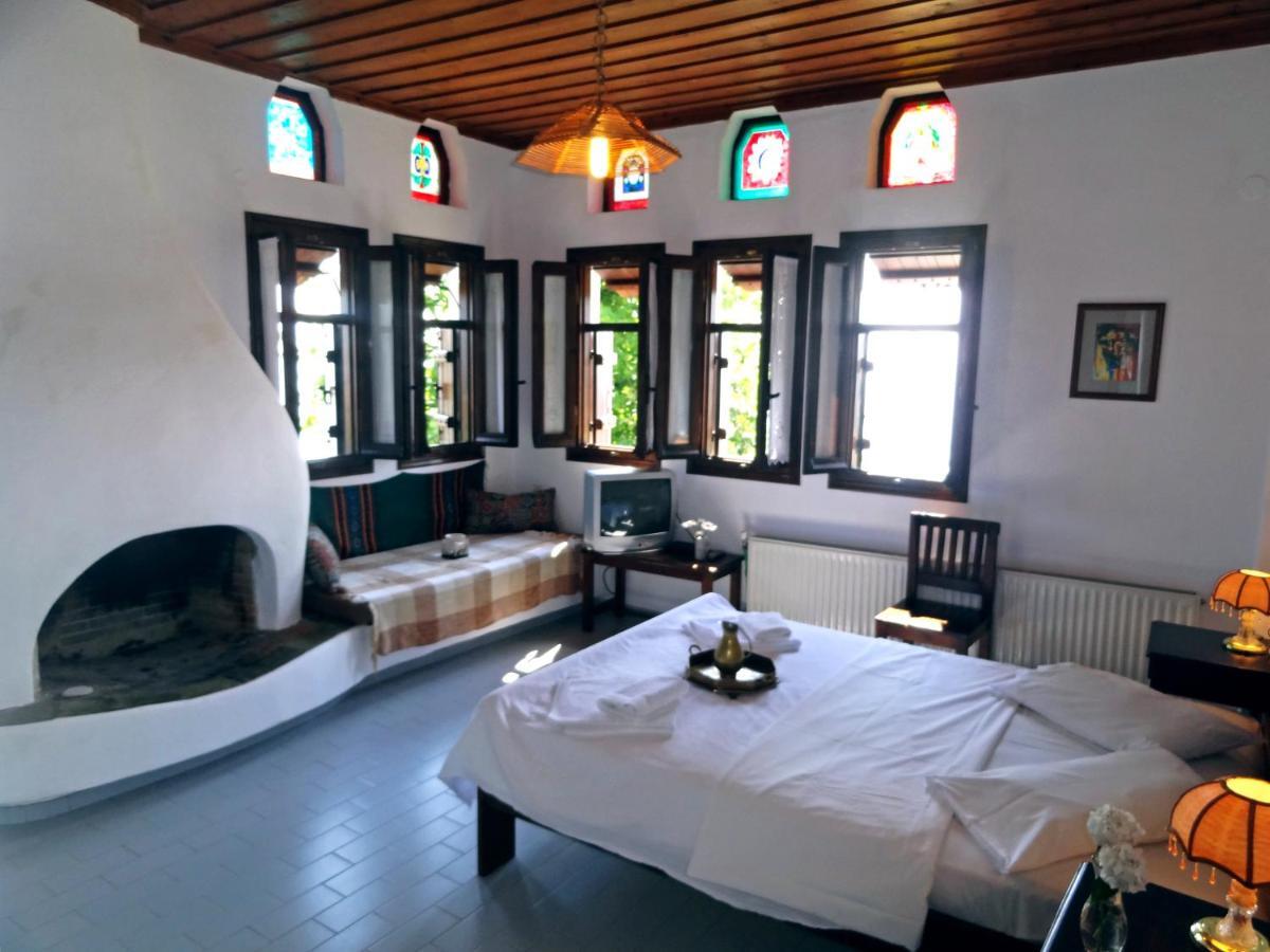 Hotel Vrionis Áyios Dhimítrios Dış mekan fotoğraf